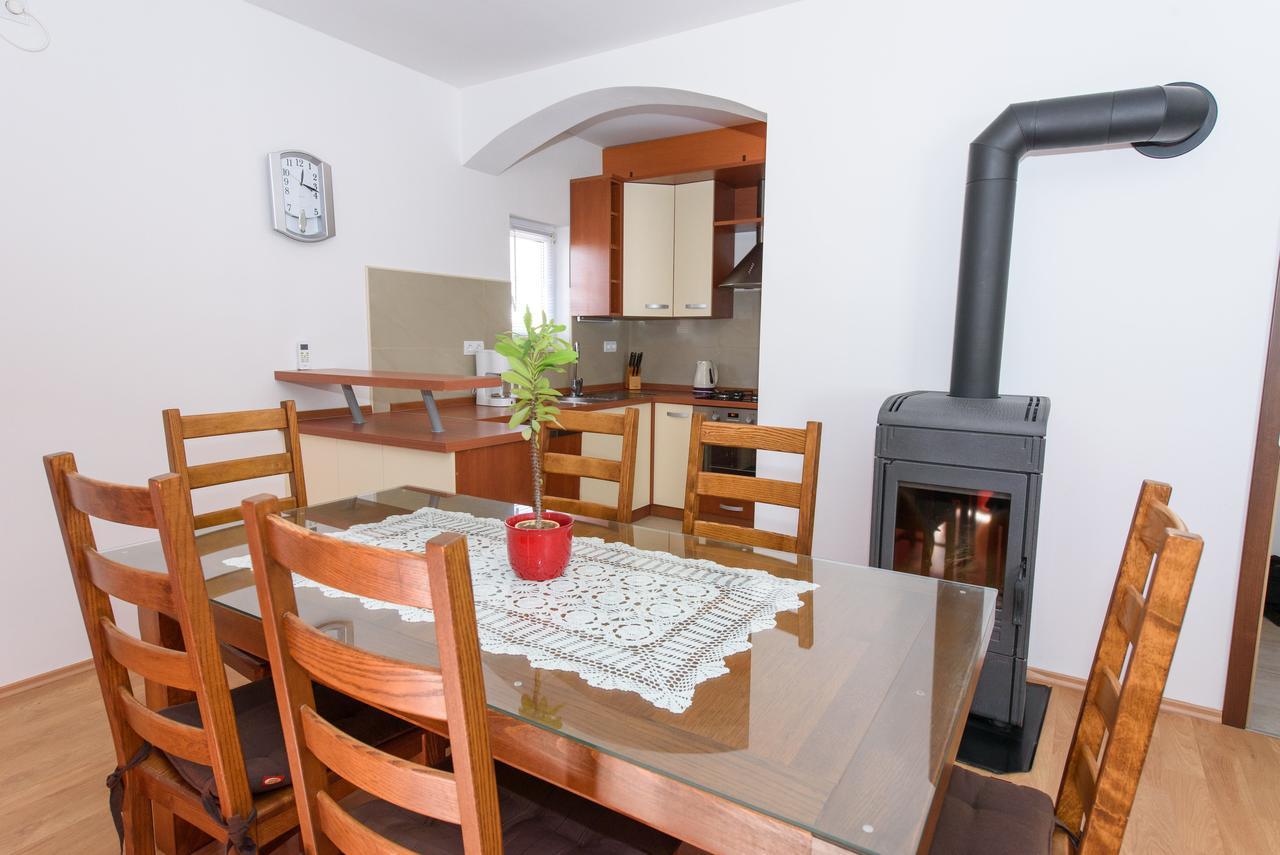 Apartment Drmic Kastela Luaran gambar